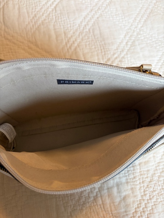 Purse - Picture 4 of 8